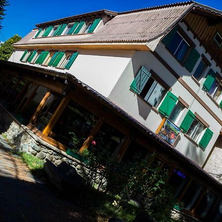 Hostel De La Plaza Amalia San Carlos de Bariloche Exteriör bild
